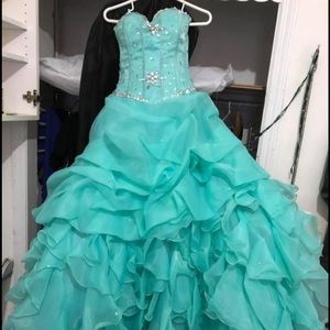 Beautiful mint/turquoise sweet 15/16 or prom Dress